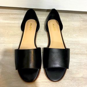NWOT Aldo Sandals